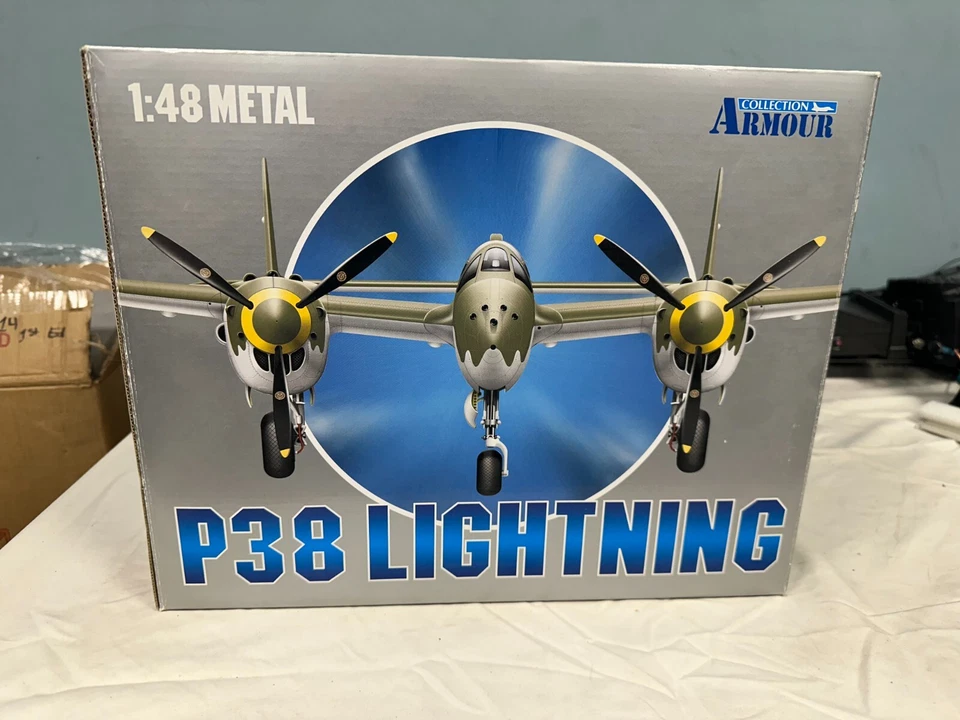 Armour Collection P-38 J Lightning USAAF #98112 1:48 Foto 1 de 4