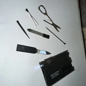 Multiherramienta Revlon serie 8 en 1 para hombre, kit de aseo de viaje de 8 piezas, juego de herramientas personales - Imagen 1 de 3