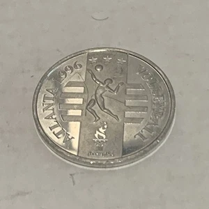 Equipo Olímpico de Estados Unidos Atlanta 1996 - Ficha de moneda de voleibol - Patrocinador de General Mills - Imagen 1 de 7