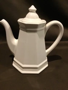 Beautiful Vintage White Pfaltzgraff Heritage Teapot 8.25" - Picture 1 of 9