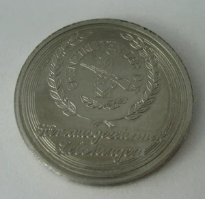 Antigua medalla RDA por excelentes logros tropas fronterizas Puerta de Brandeburgo - Imagen 1 de 5