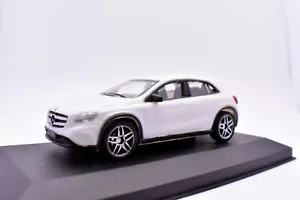 Modellino auto scala 1:43 Mercedes Benz GLA bianco diecast modellismo statico i - Foto 1 di 4