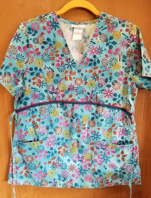Blusa Médica SB S Azul Floral Manga Corta Corbata Espalda Foto 1 de 4