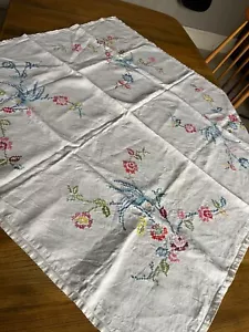 Beautiful VINTAGE hand embroidered cross stich TABLECLOTH~Vintage floral 40x39” - Picture 1 of 11