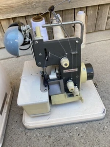 Vintage Sunlock SL3 Overlock Industrial Sewing Machine Sunco Japan NO POWER CORD - Picture 1 of 8