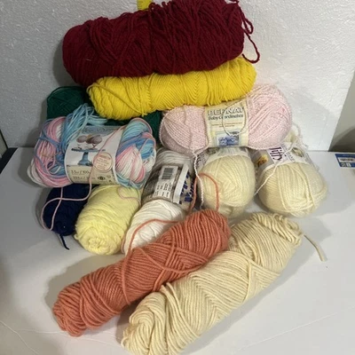 Misterioso Lote de Hilos Múltiples Marcas 12 Rollos (3 Madejas de Hilo Suave Bebé) Foto 1 de 4