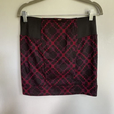 Falda recta Free People para mujer talla pequeña negra patrón geométrico elástico Foto 1 de 4