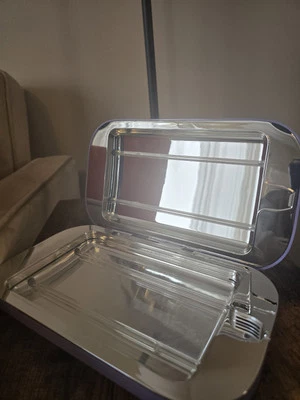 Teléfono Phonesoap Pro, llaves, retenedor, desinfectante de dentaduras lila Foto 1 de 4