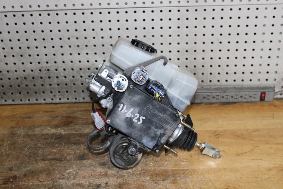 2001-2002 Toyota 4Runner Abs Pump Module Master Booster Cylinder Assembly Foto 1 de 4