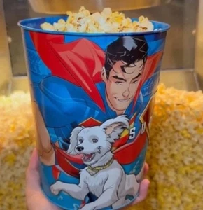 NEU Cinemark 2025 Superman Krypto Metalldose Popcorn Eimer in der Hand authentisch - Bild 1 von 2