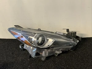 Lámpara de faro para 14-18 Mazda Mazda-3 HID con nivelación manual pasajero CAPA - Imagen 1 de 6