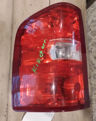 Luz trasera izquierda para pasajero Chevrolet Silverado 1500 2008-13 (3 bombillas) usada Foto 1 de 3