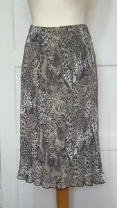 DAMART SIZE 22-24 L27 KHAKI PRINT CRINKLE LINED ELASTICATED SKIRT - Picture 1 of 4