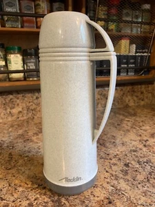 Vintage Aladdin Thermos Vacuum Bottle With Cup .5 Liter (1 Pint) Hot Cold #283 - Picture 1 of 10