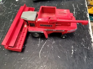 Scale Models Massey-Ferguson 8590 Combine 10th Show Dyersville IA 1/64 Rotary - Picture 1 of 10
