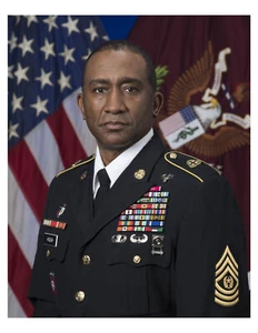 United States Army Sergeant Diamond D. Hough 8x10 Portrait Photo On 8.5" x 11" - Imagen 1 de 1