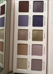 Eyeshadow Palette + Bundle - Picture 1 of 5