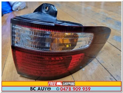 Toyota ACR30R Tarago Early Right RH Tail Light Genuine 2000 2001 2002 2003 Lamp - image 1 of 4