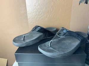 FitFlop 41 / 9 Black Patent Leather Slip On Thong Platform Comfort Sandals - Picture 1 of 6