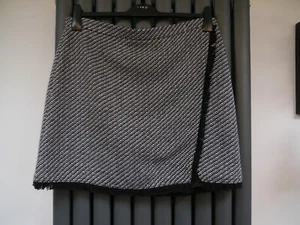 New Ex Chain store Black mix tweed look faux wrap skirt size 16 regular - Picture 1 of 3