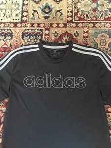 Black Adidas T-shirt excellent condition - Picture 1 of 4