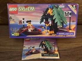 Lego 6258 Pirate Smuggler's Shanty Set Near Complete With Instructions & Box