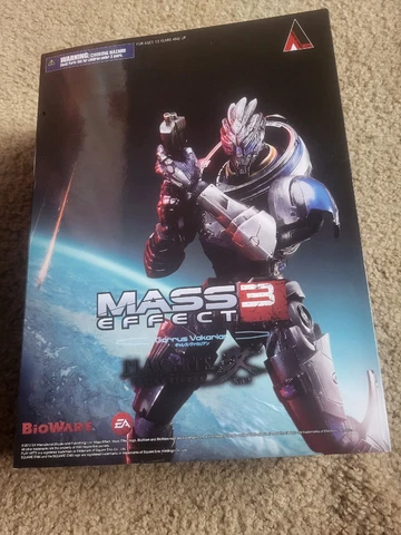 Play Arts Kai Garrus Vakarian Mass Effect 3 action figure - Pre-Owned Cover
