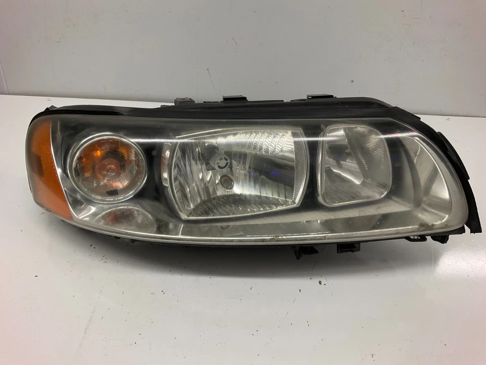 05-09 Faro halógeno derecho Volvo S60 TYC 31276808 Foto 1 de 4