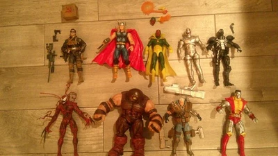 Lote masivo de 9 figuras de acción raras Diamond Select Marvel Select. Foto 1 de 4