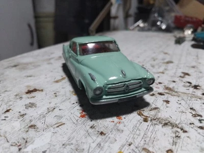 Dinky Toys France N.549 1:43 Borgward Isabella  - Immagine 1 di 4