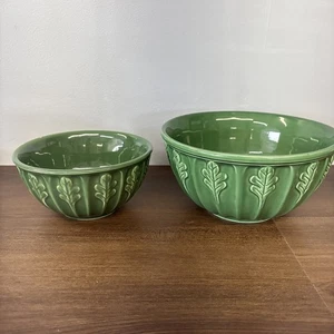 Pair of Furio Home 6.5” & 8.5” Green Mixing Bowls with Leaf Design - Picture 1 of 14