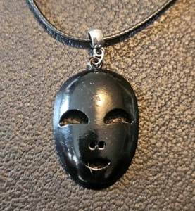 Schwarze Maske Leder Kordel Halskette  - Bild 1 von 4