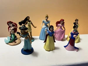 8 personaggi in PVC da collezione Principesse Disney - Ariel, Belle, Biancaneve + altro - Foto 1 di 6