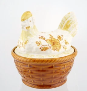 Hecho en Portugal Cerámica Gallina en una Cesta Tejido Nido Plato con Tapa - Imagen 1 de 4