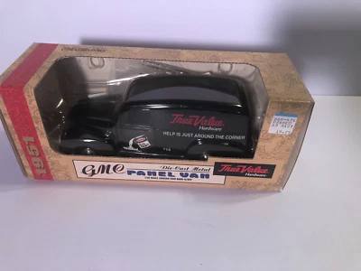 Ertl 1/25 True Value Hardware 1951 GMC Panel Van Locking Coin Bank Replica w/Key - Image 1 of 4