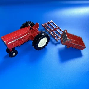 VINTAGE ERTL IH INTERNATIONAL HARVESTER 1/32 TRACTOR USA TOY WITH ACCESSORIES - Picture 1 of 14