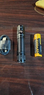 Fenix E35R EDC 3100 Lumens USB-C Rechargeable EDC High Performance Flashlight - Image 1 of 3