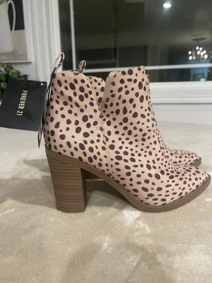 Forever 21 Tiger печати ботинки в искусственной замши вкратце пальцы блок каблуки Sz7, новый с Ярлыками - Изображение 1 из 4