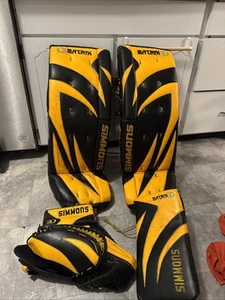 SIMMONS Matrix 3 GOALIE PADS WITH MATCHING CATCHER & BLOCKER - Picture 1 of 17