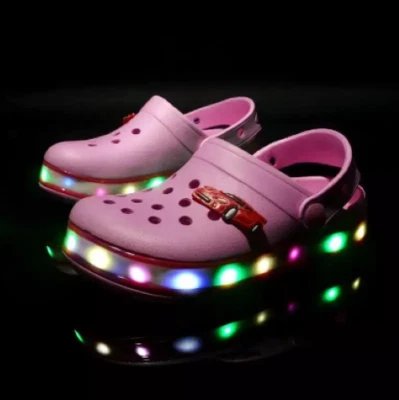 8 US. Nuevos Zapatos LED Transpirables Suave Dibujos Animados Coche Niños Iluminación Intermitente.  Foto 1 de 4