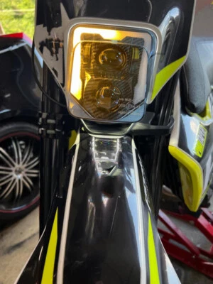 Carbon Fiber LED Headlamp Yellow Blinker for Husqvarna 701 FE501 300 450 350 250 - Image 1 of 4