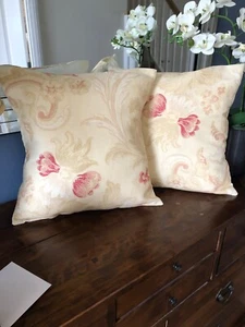 ONE HANDMADE REVERSIBLE CUSHION COVER IN LAURA ASHLEY BAROQUE RASPBERRY FABRIC - Picture 1 of 2