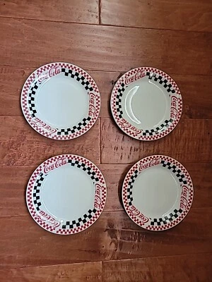 Gibson Coca Cola Set Of 4 Black & Red Checkered  Plates 7 3/4"  (1996) - Imagem 1 de 4