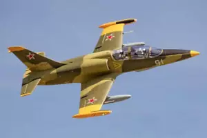Freewing L 39 Albatros EPO 1054mm Camo KIT+ mit Servos, Fahrwerk, ohne Antrieb - Bild 1 von 8