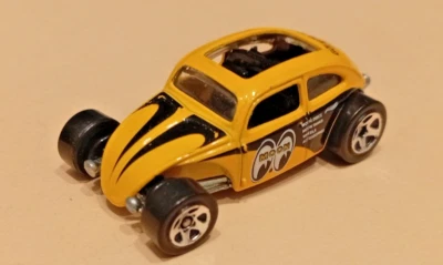 Hot Wheels 1:64 Macchinina Automobilina Custom Volkswagen Beetle Giallo G13 - Immagine 1 di 4