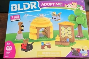 BLDR Adopt Me! Coffee Shop 225 Pc New in Box - Picture 1 of 3