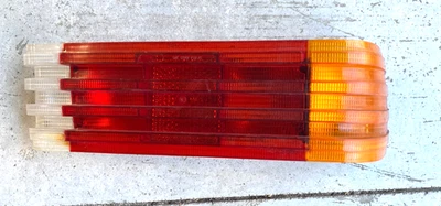 Lente de luz trasera derecha mercedes oem w107 280 350 380 450 500 560 sl  Foto 1 de 4