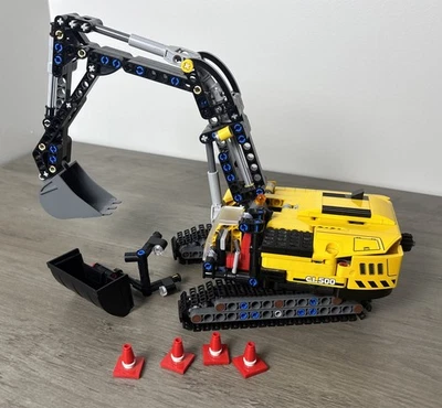 LEGO TECHNIC: Heavy-Duty Excavator (42121) Complete, No Box or manual 🧱 - Image 1 of 4