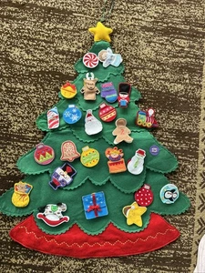 Hallmark Keepsake 2004 Kids Countdown To Christmas Advent Calendar Tree READ - Picture 1 of 2