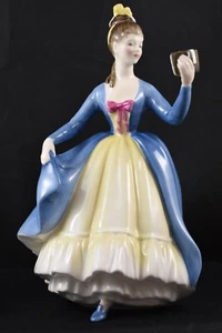 Beautiful Royal Doulton Fine Bone China Figure ~ HN2269 Leading Lady - Picture 1 of 6